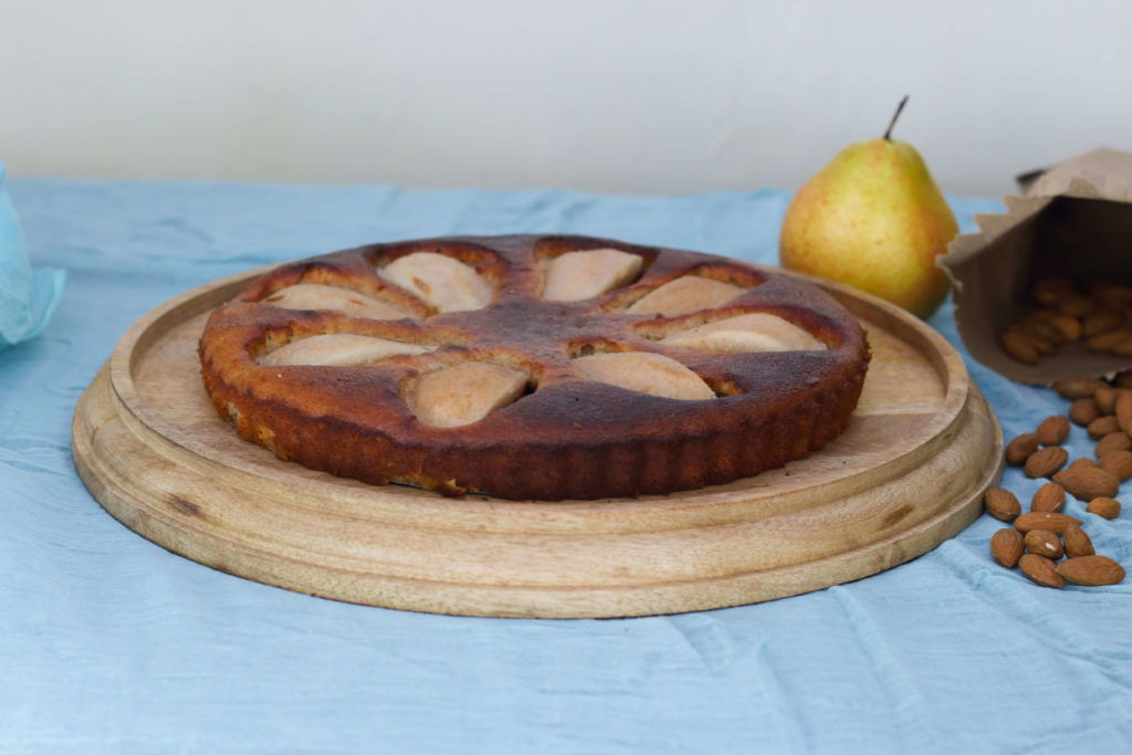 Flourless Almond And Pear Cake / www.quichentell.com