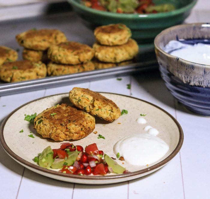 Baked Chickpea Cakes / www.quichentell.com