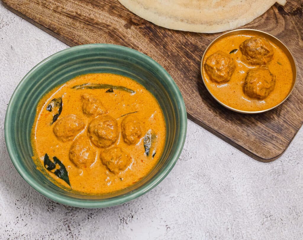 Meatball Coconut Curry / www.quichentell.com